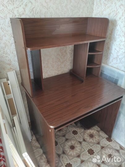 Компьютерный стол