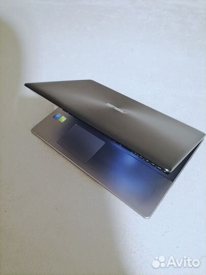 Мощный Asus новый(ssd/i5/8/две видеокарты