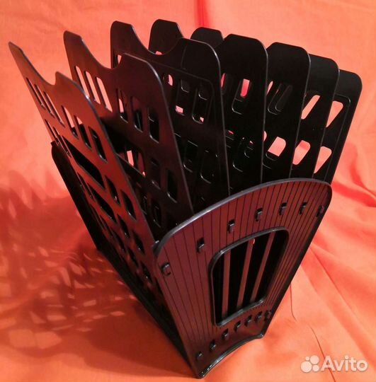 Корзины для мусора, контейнеры для бумаг