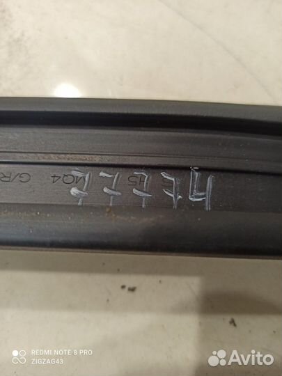 Уплотнитель стекла (задний, левый) (Kia Sorento)