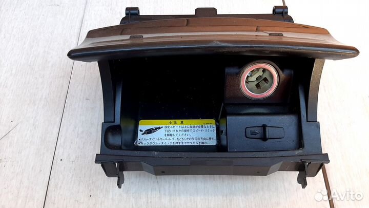 Пепельница Mercedes C-Class W203 2006