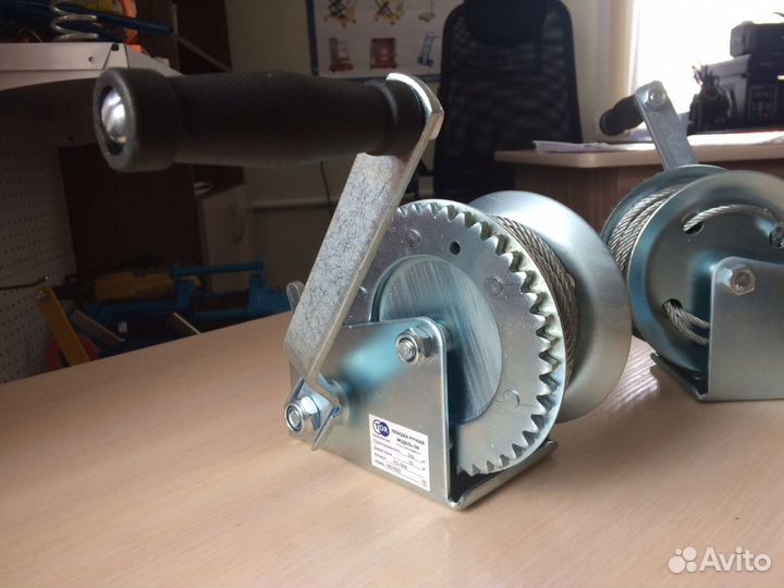 Лебедка ручная TOR 0,5Т, длина троса 10 М