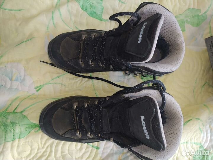 Ботинки женские трекинговые 36,5 Lowa