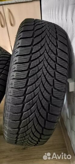 Goodyear UltraGrip Ice 215/65 R16