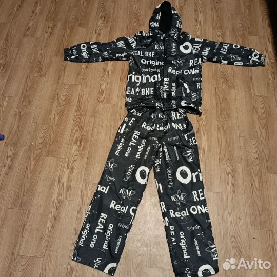 Демисезонный костюм 152