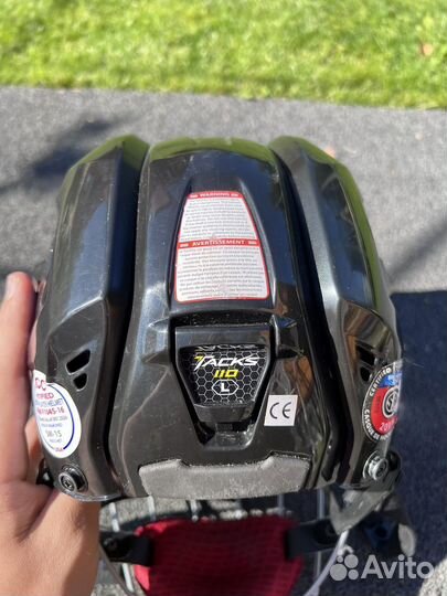 Хоккейный шлем