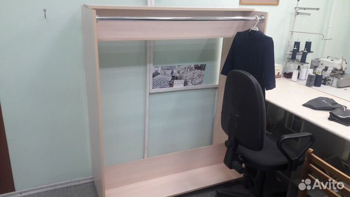 Вешало напольное