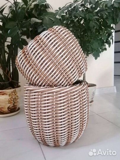 Плетеное кашпо из ротанга
