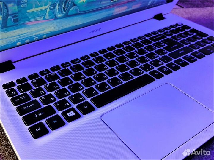 Белоснежный ноутбук Acer E5-532