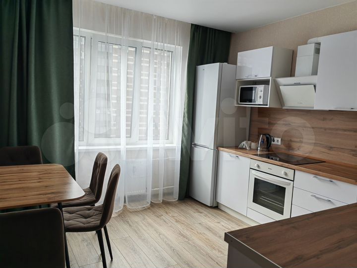 2-к. квартира, 53 м², 10/17 эт.
