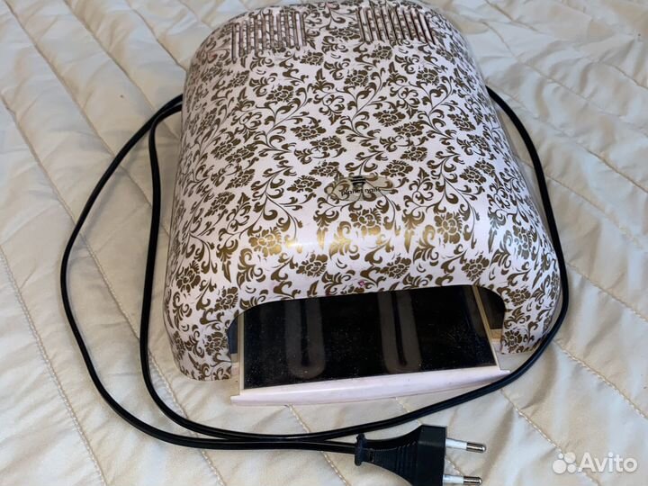 Лампа для маникюра и педикюра фирма 