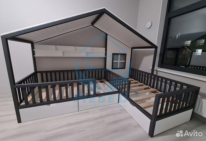 Двухъярусная кровать