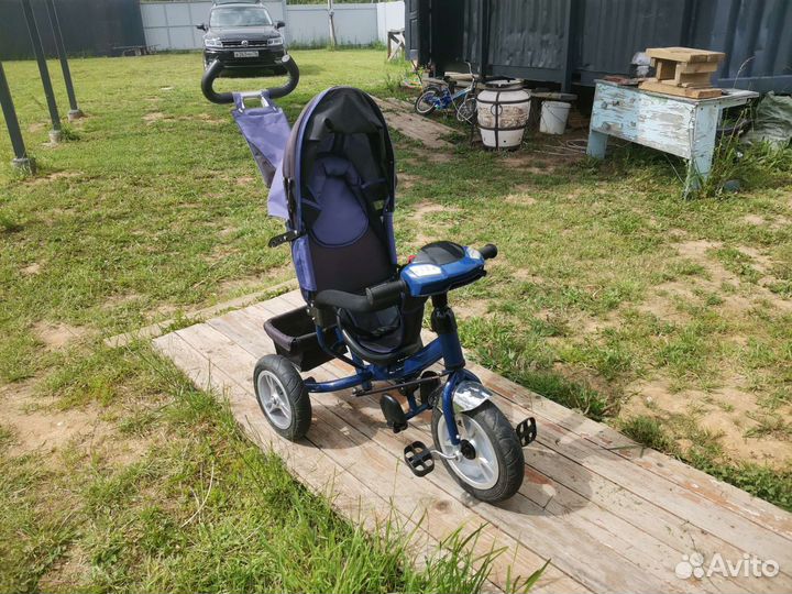 Трехколесный велосипед с родительской ручкой
