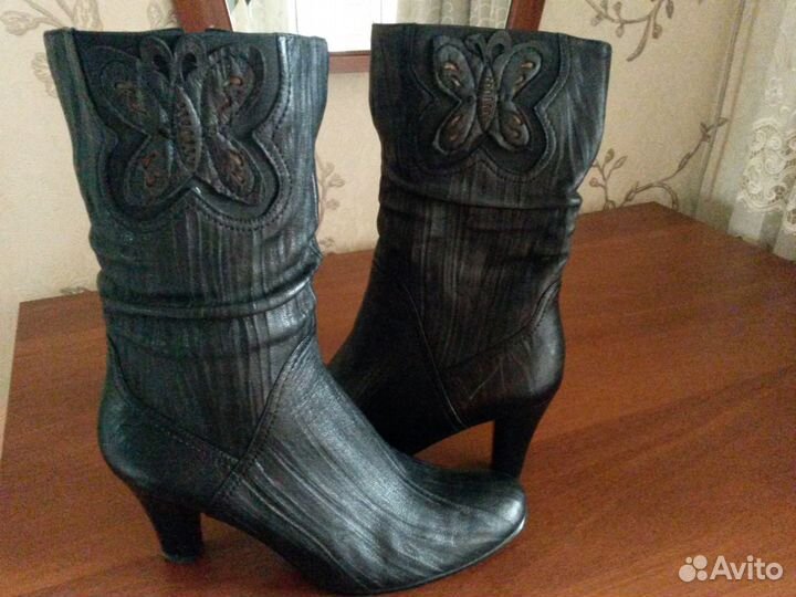 Продаются сапоги