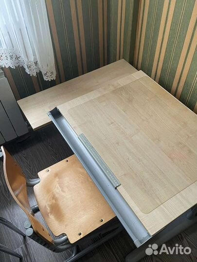 Растущая школьная парта и стул Дэми