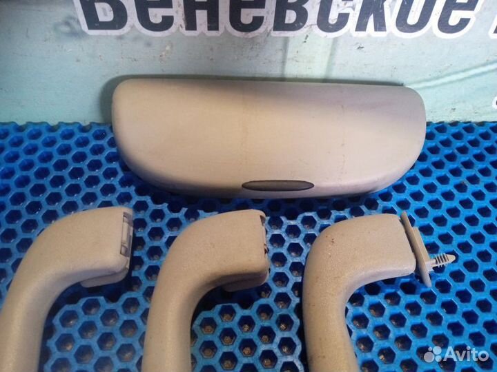 Ручка внутренняя потолочная Opel Astra