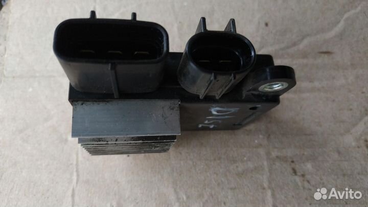 Реле электровентилятора Toyota Corolla