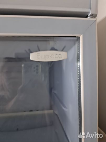 Продам витрину холодильную Бирюса 310Р