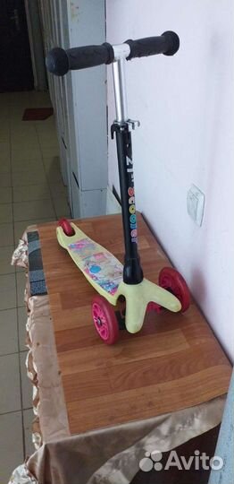 Самокат детский трехколесный и двухколёсный