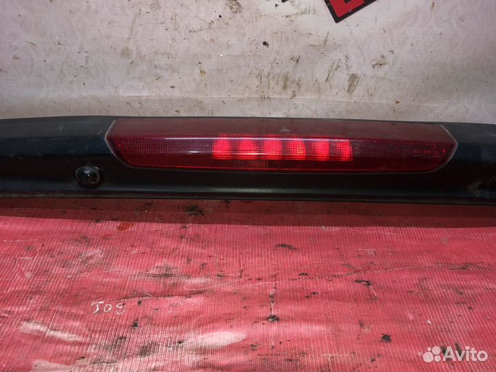 Спойлер Nissan Serena C25