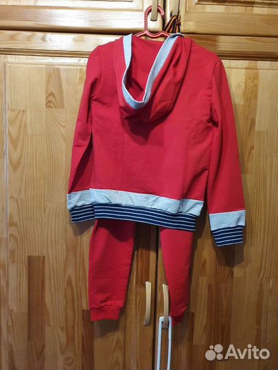 Новый Спортивный Костюм, размер 140