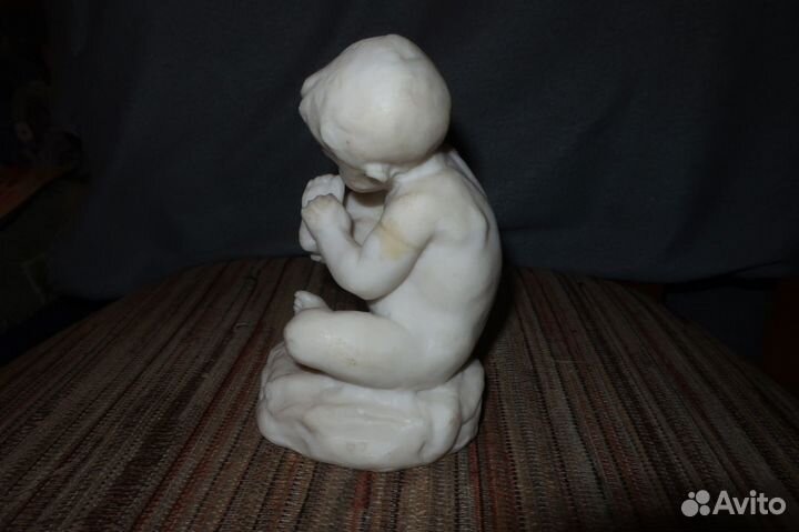 Статуэтка Мальчик с занозой.Пластмасса СССР