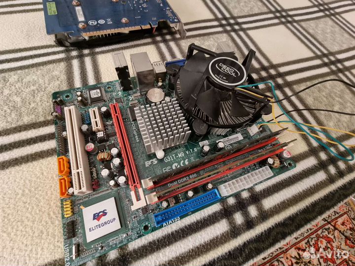 Материнская плата с процессором и памятью