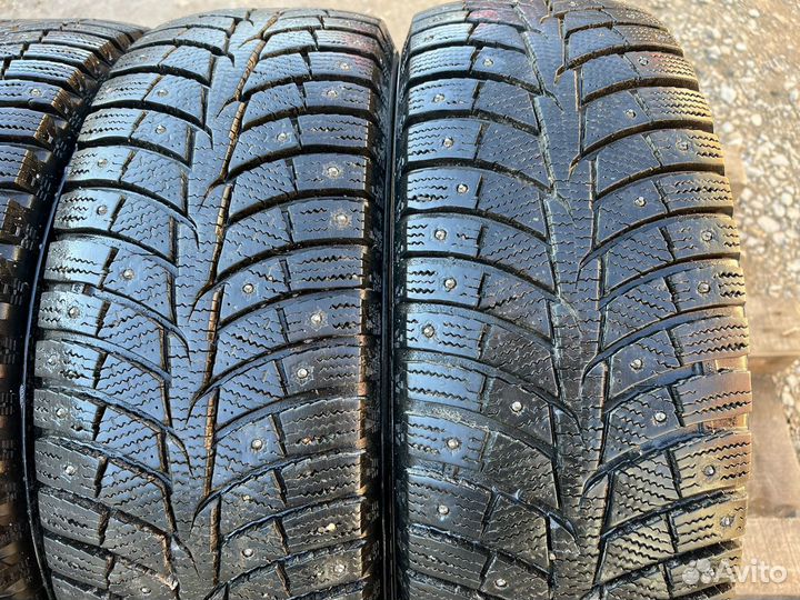 Laufenn I Fit Ice LW 71 215/65 R16