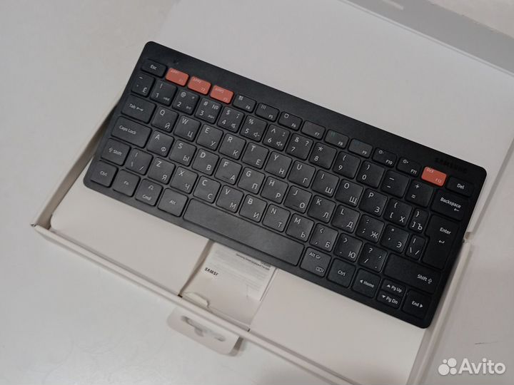 Клавиатура Samsung SMART keyboard trio 500