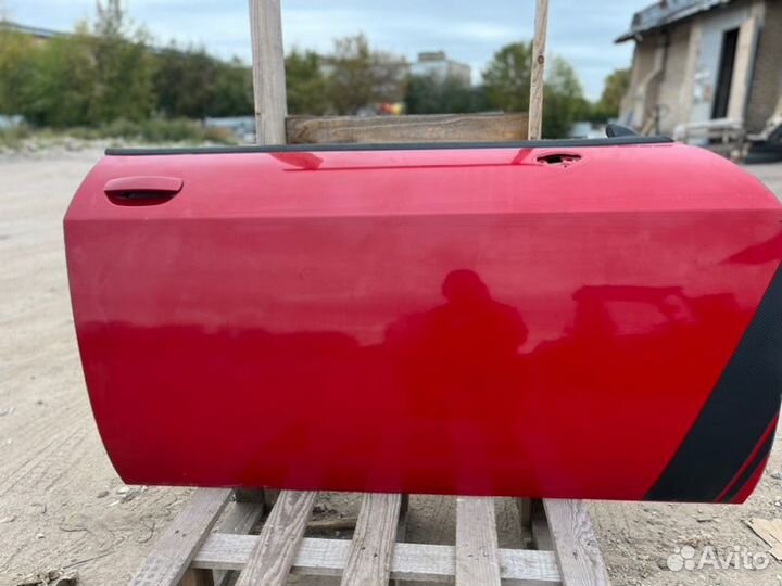 Дверь передняя правая Dodge Challenger