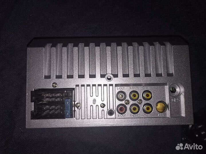 Продам автомобильную магнитолу 2 DIN