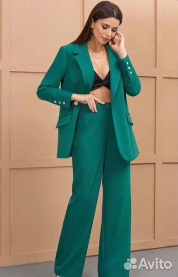 Брючный костюм женский
