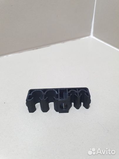 Фиксатор трубки топливной системы Hyundai ix35