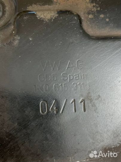 Пыльник переднего тормозного диска VAG 1K0 615 311