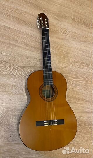Классическая гитара yamaha c40