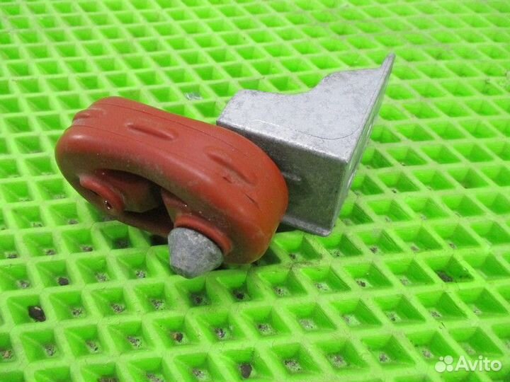 Кронштейн глушителя Skoda Octavia 3 A7