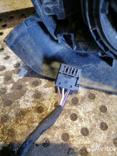 Зеркало левое Volkswagen Polo Sedan