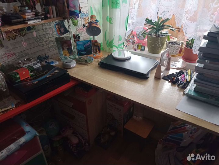 Детский письменный стол