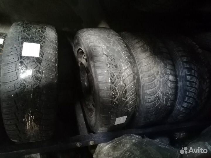 Шины 195/65/15 зима 4 шт. диски 5/114.3