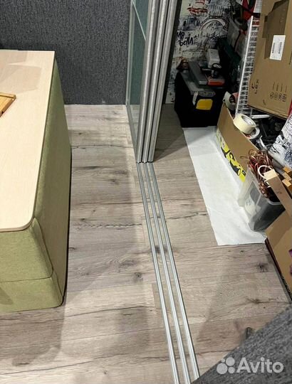 Раздвижная перегородка с матовым стеклом