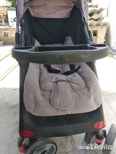 Продам прогулочную коляску