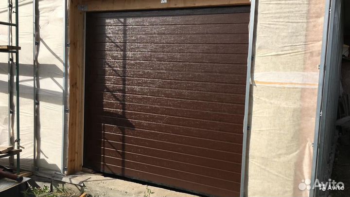 Секционные ворота