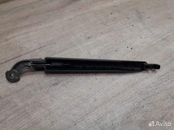 Поводок заднего дворника Ford Focus II (2005—2008)