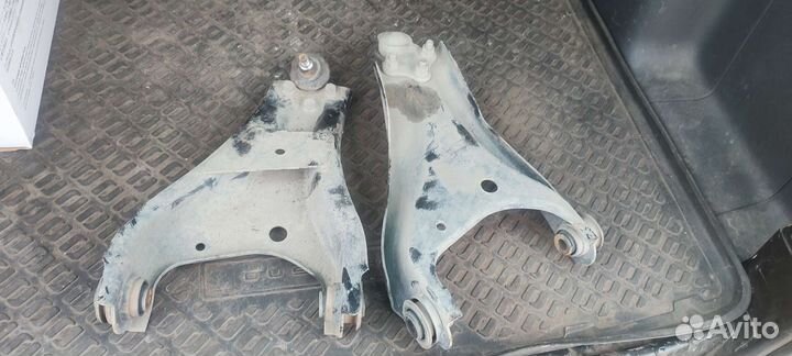 Рычаги передней подвески Рено Дастер
