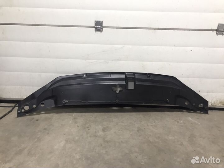 Накладка на телевизор Toyota Land Cruzer 200