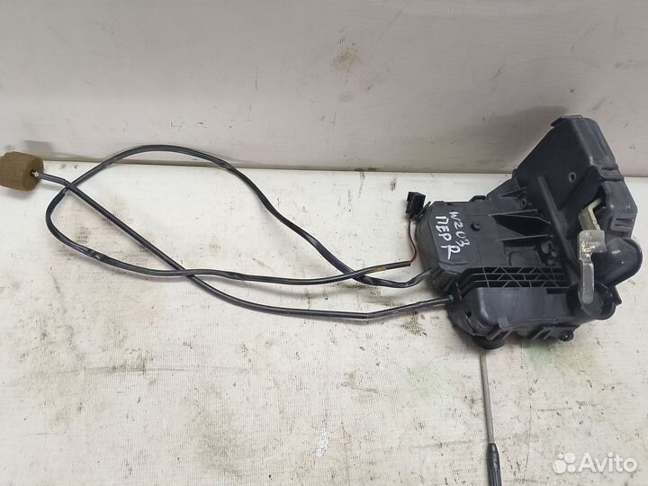 Mercedes Benz w203 передний правый замок двери