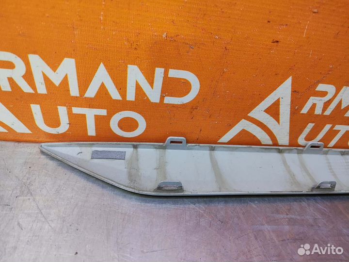 Накладка молдинга двери задняя левая Mitsubishi