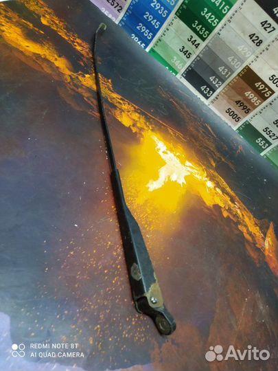 Поводок стеклоочистителя правый Renault Symbol