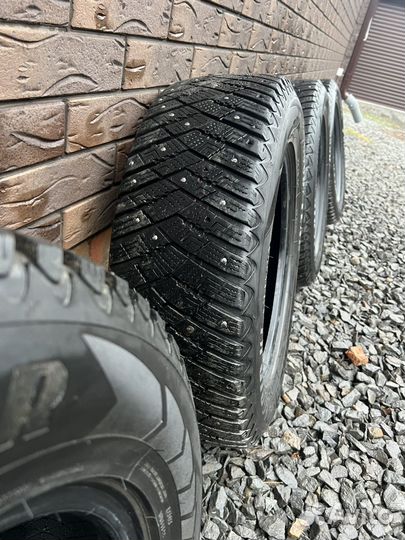 Goodyear UltraGrip 225/65 R17 102