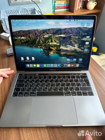 MacBook Pro 13-inch 2019, Two Thunderbolt 3 ports